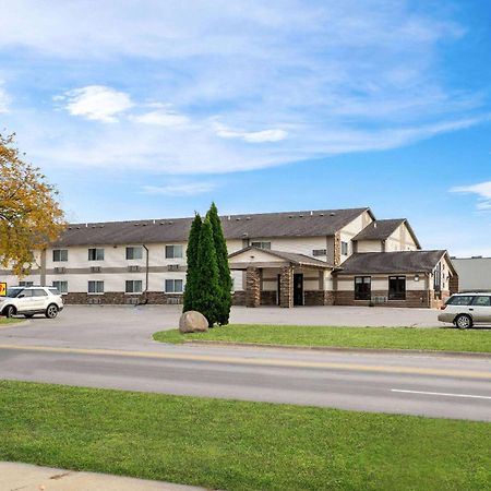 Super 8 By Wyndham Waverly Exterior foto